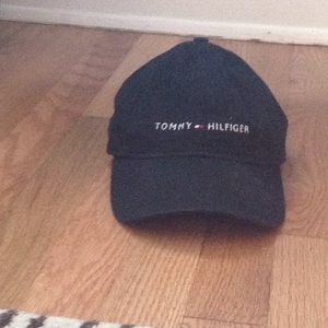 Tommy Hilfiger hat